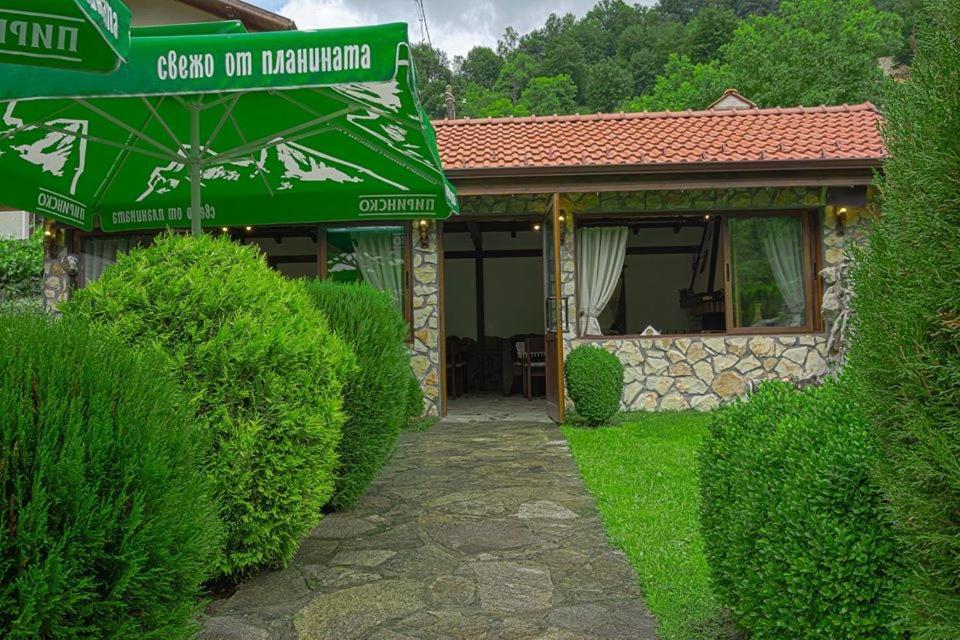 Стар Мерак Hotel Рибарица Екстериор снимка