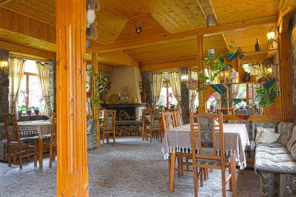 Стар Мерак Hotel Рибарица Екстериор снимка