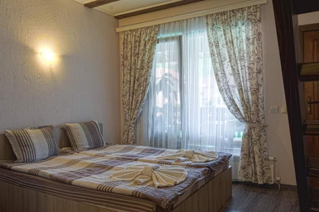 Стар Мерак Hotel Рибарица Екстериор снимка