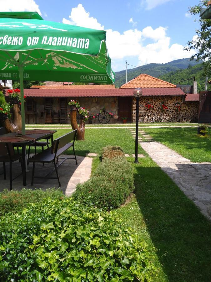 Стар Мерак Hotel Рибарица Екстериор снимка