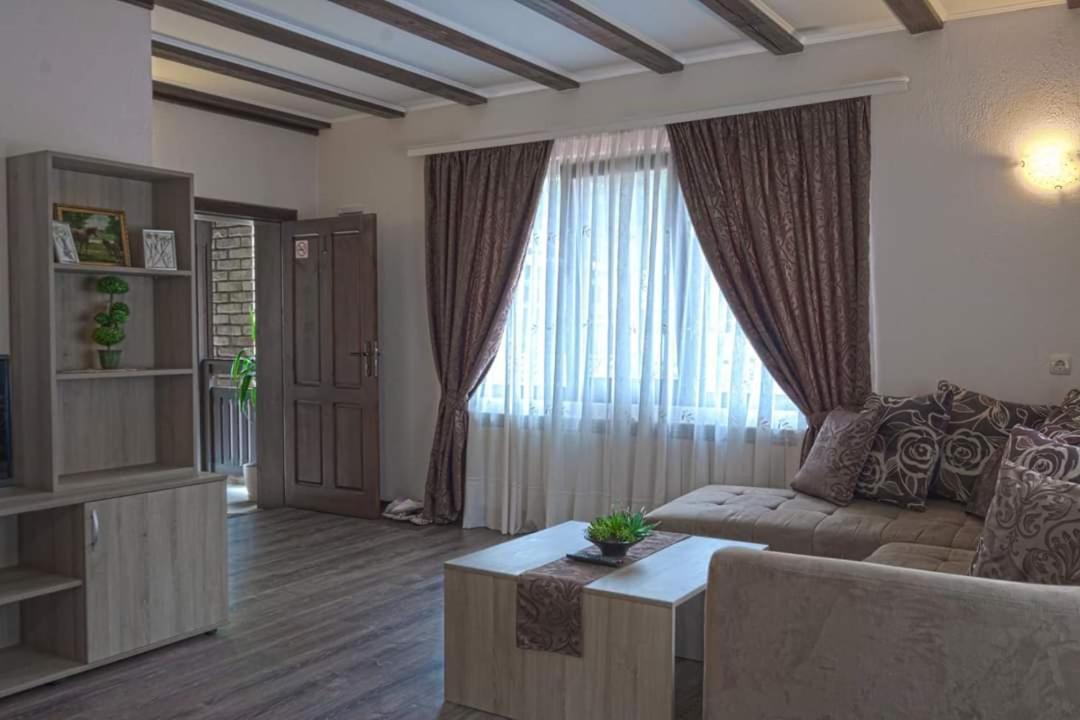 Стар Мерак Hotel Рибарица Екстериор снимка